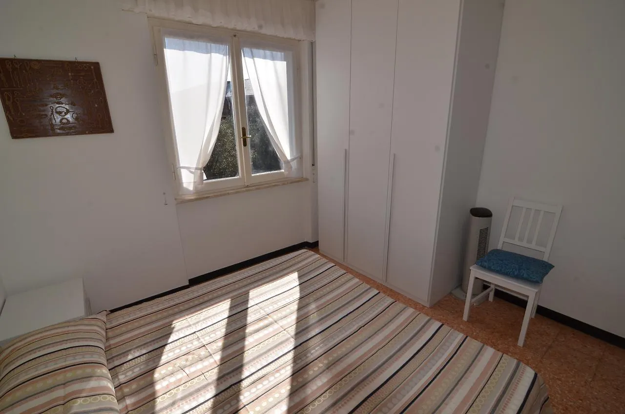 Glicine Apartment Levanto 0*,